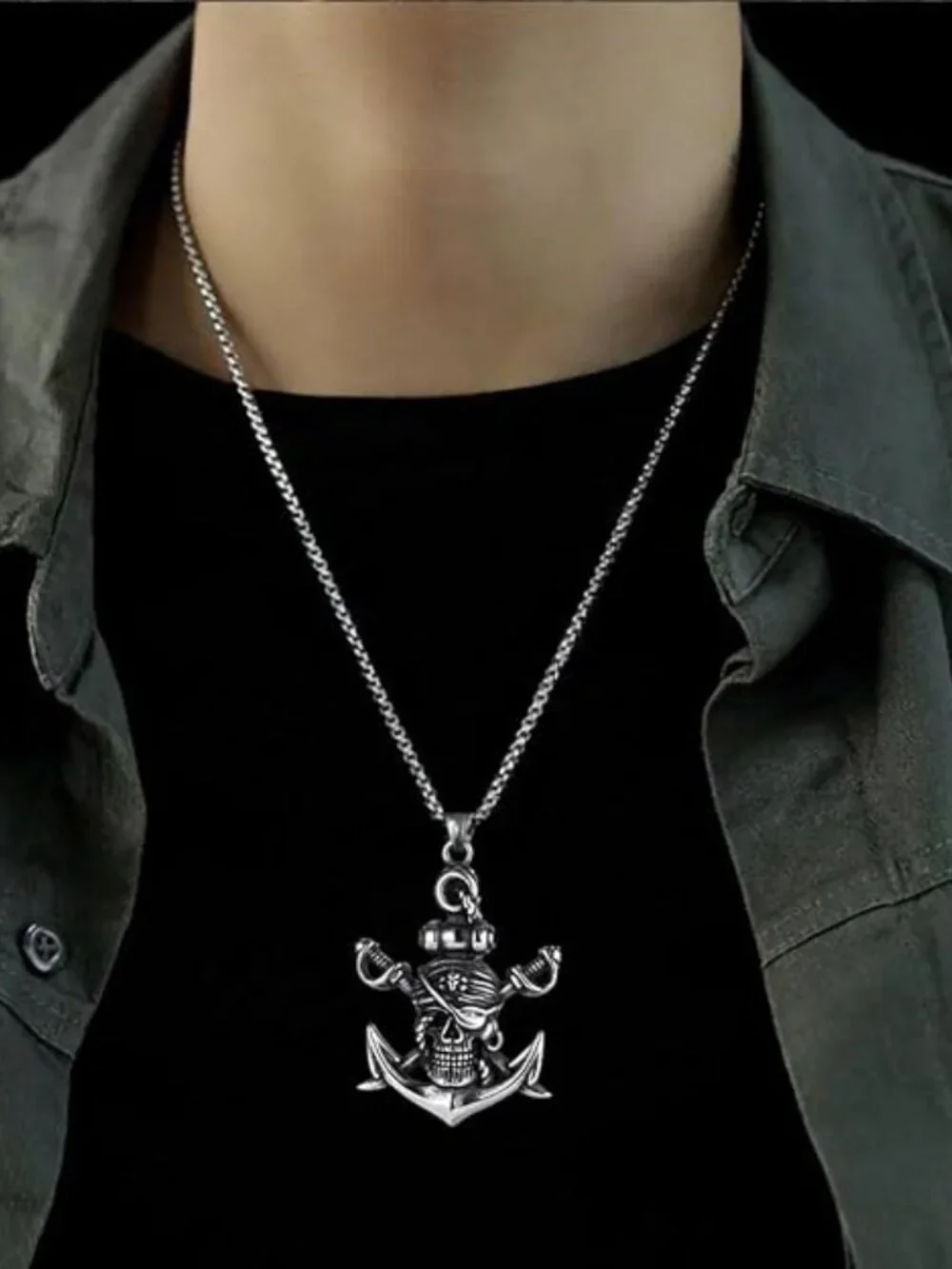 BRAND NEW Gothic Pirate Skull Pendant Necklace With Skull Head